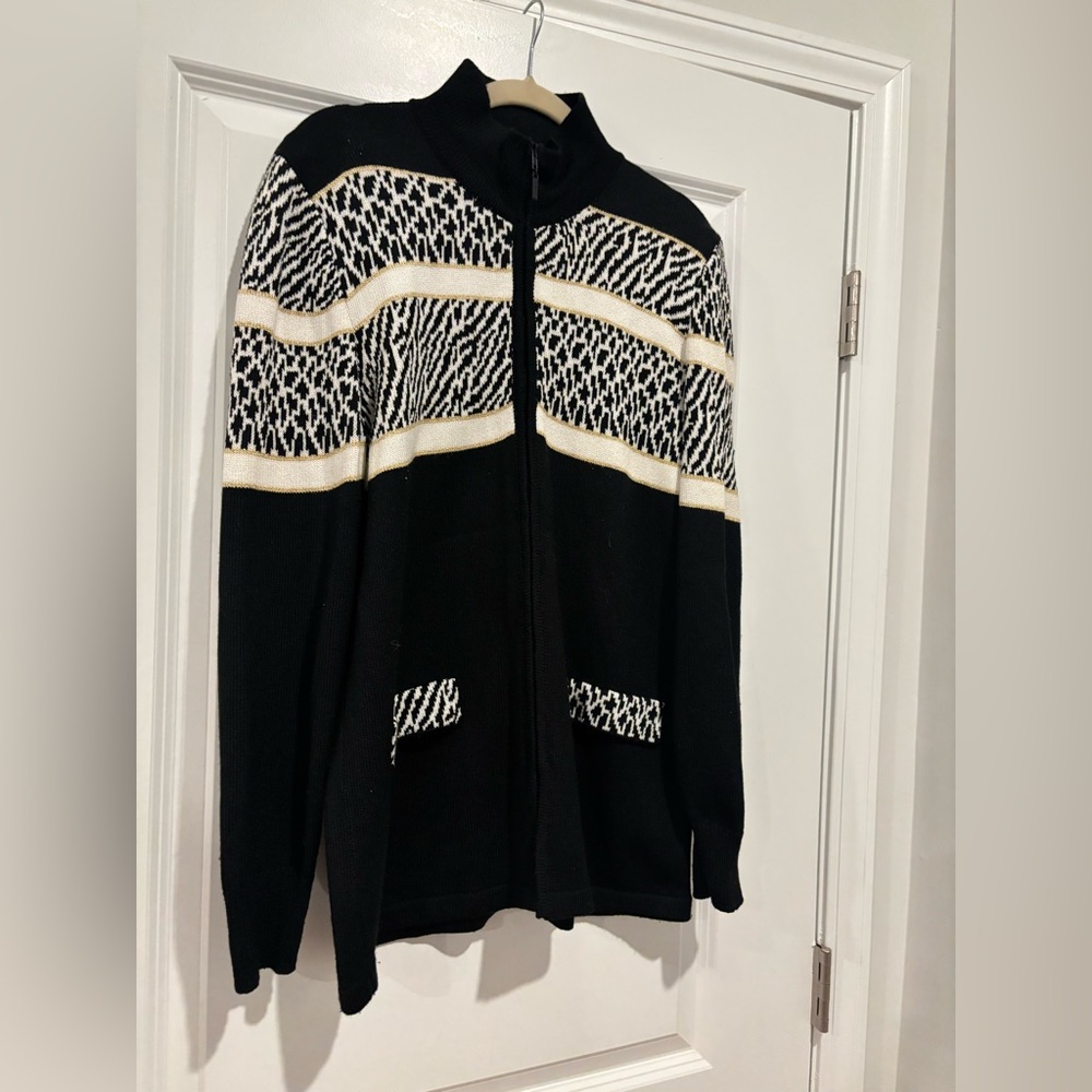 Black and White Patterned Zip-Up Sweater